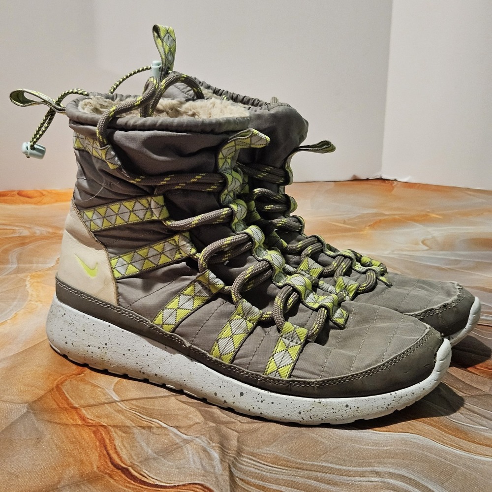 Nike Women's SneakerBoot Size 6.5 Gray Green High Top Winter Boots